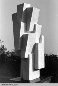 Crescita vitale, 1982 Marmo bianco di Carrara, cm 170